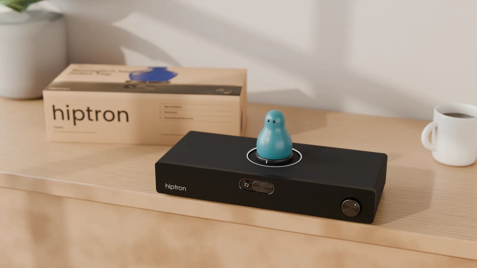 Blender-Rendering des Hiptron-Home-Geräts auf einem Sideboard im Wohnzimmer